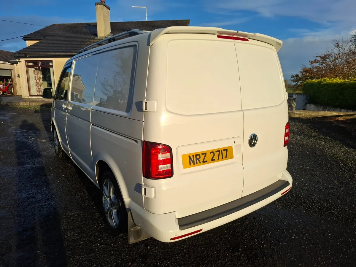 Volkswagen Transporter trendline 6spd - Image 4