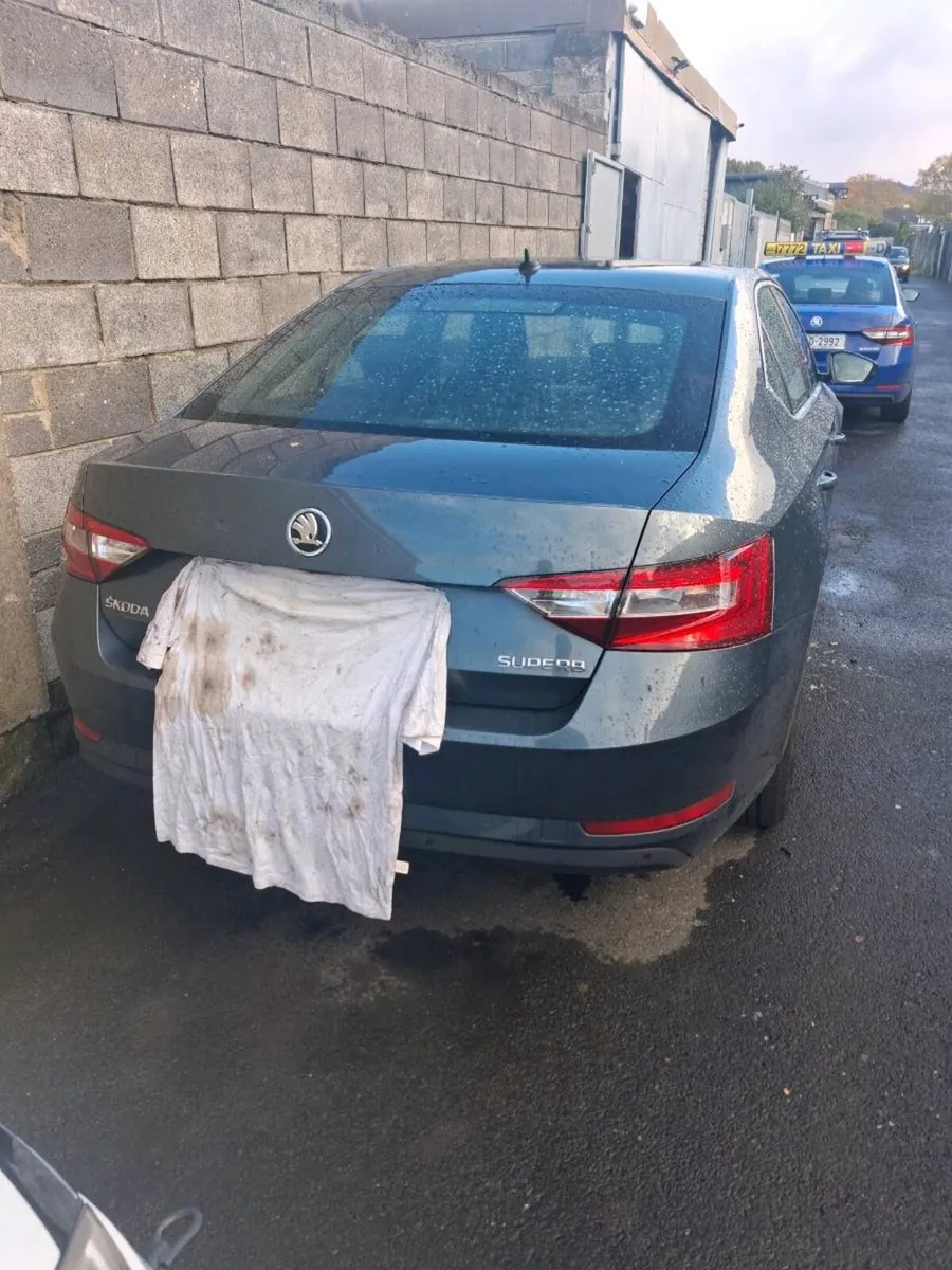 Car - Image 4