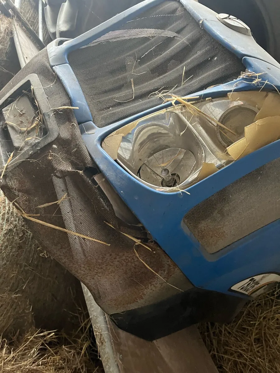 Bonnet For New Holland1500 - Image 2
