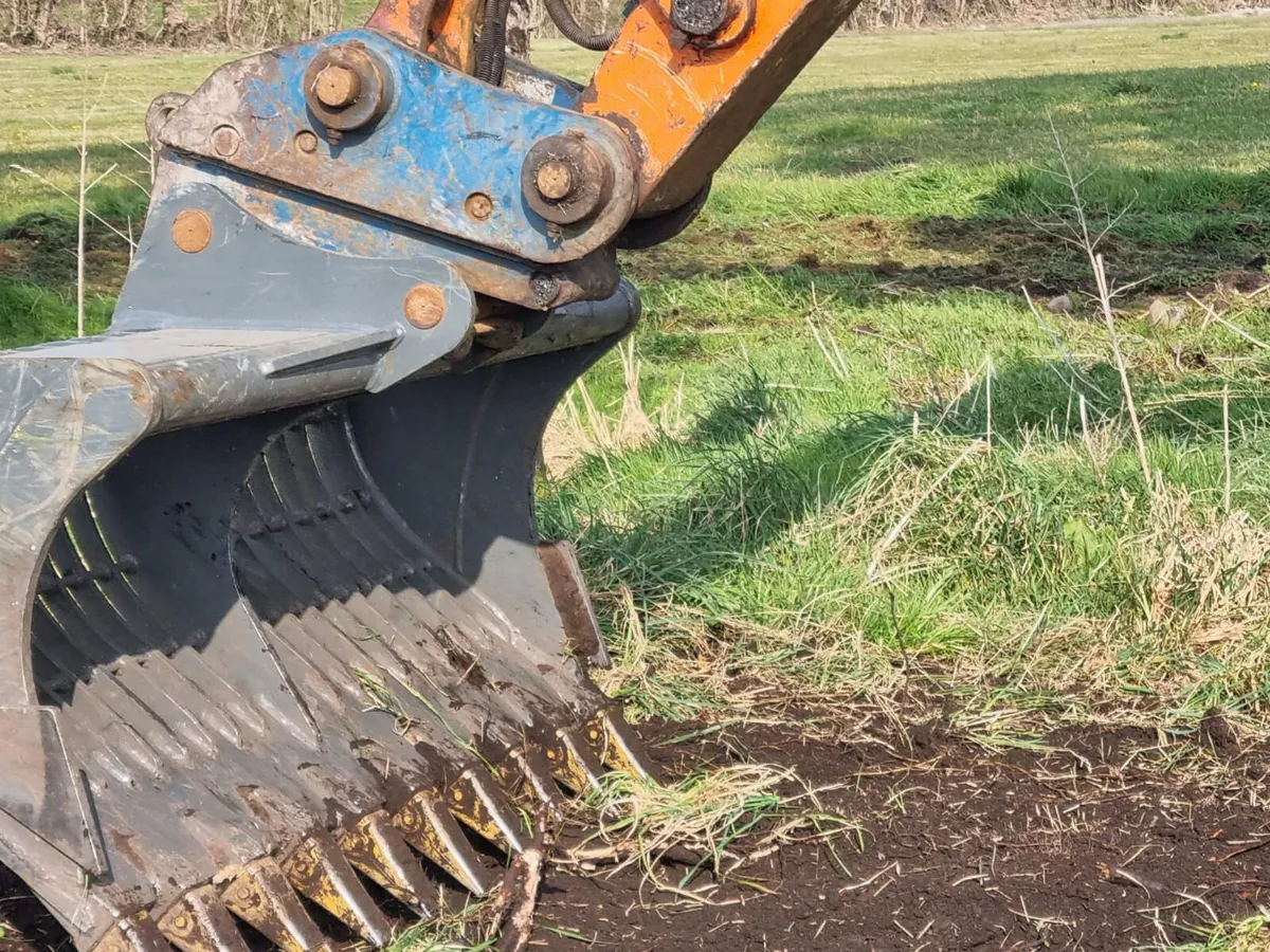 Heavy duty JDE land rakes - Image 1