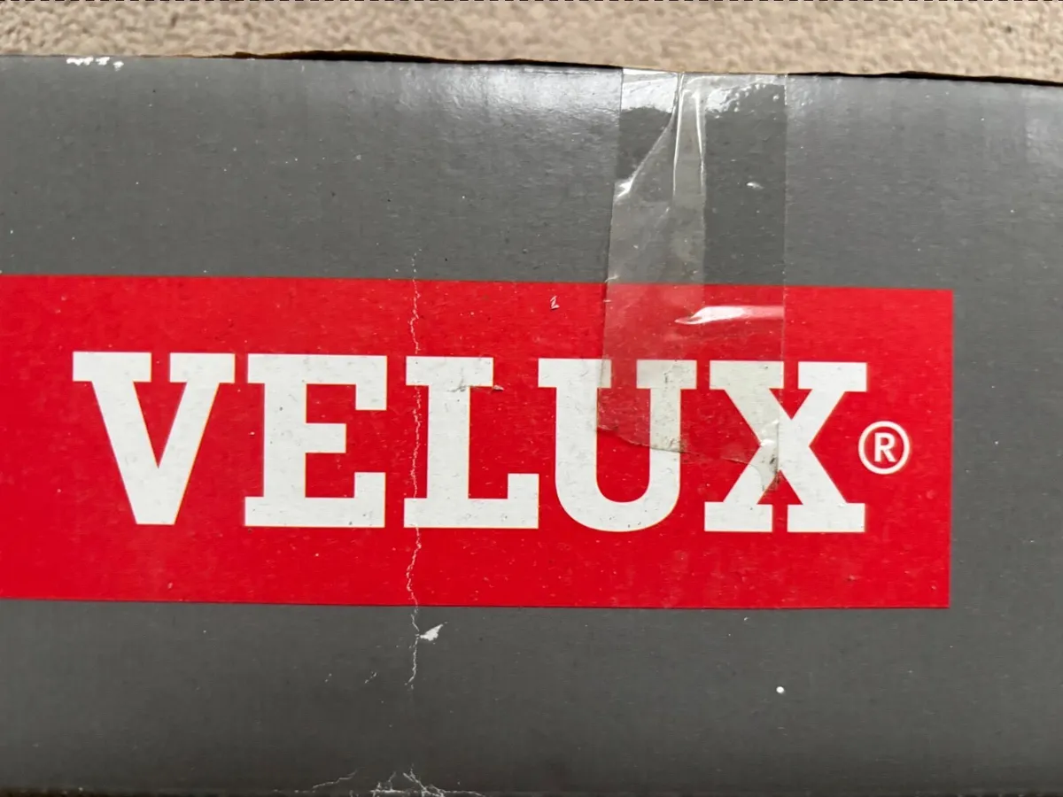 Velux blackout roller blind - Image 2