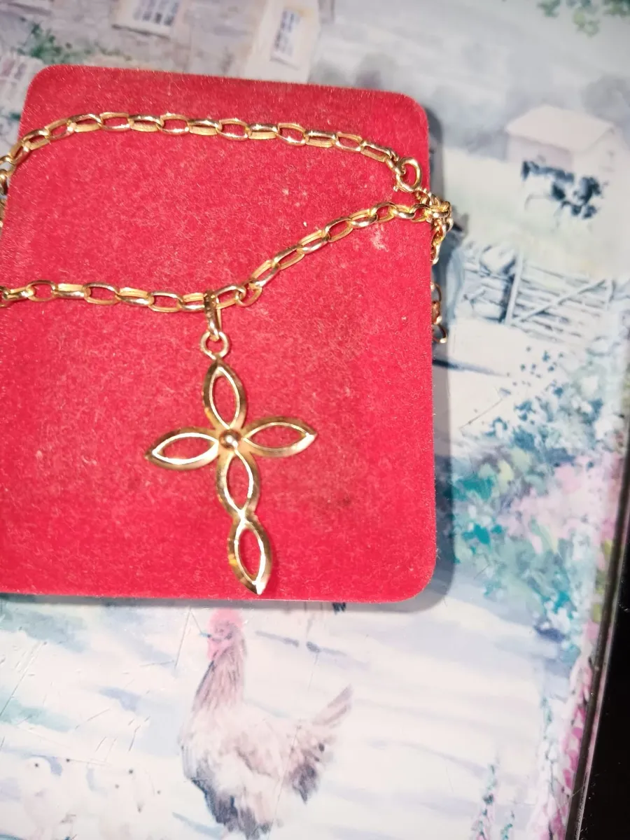 9ct gold chain and pendant - Image 1