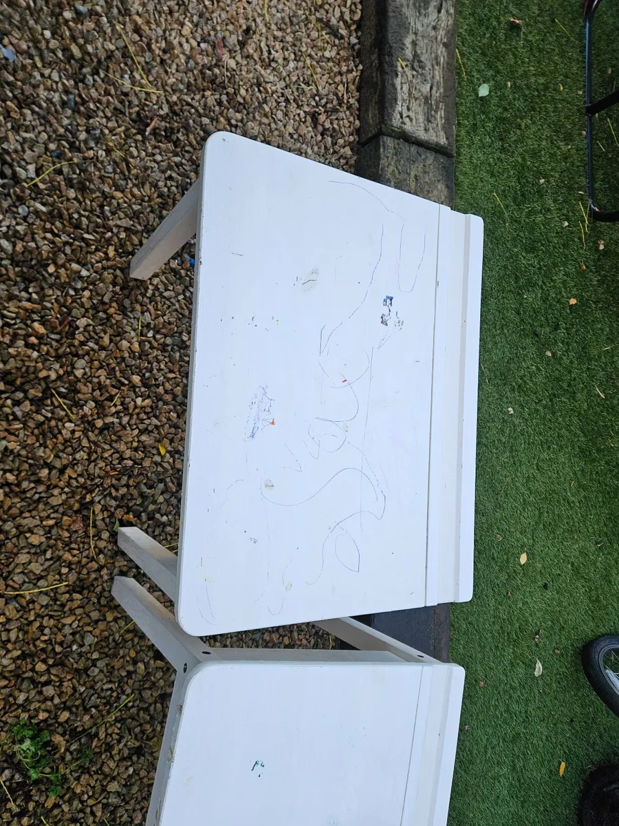 Kids art desk x 2 - Image 2