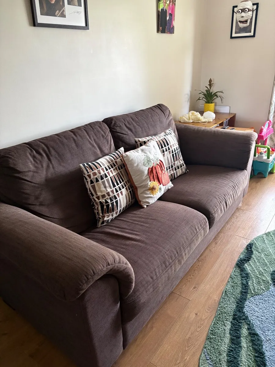 Couch - Image 2