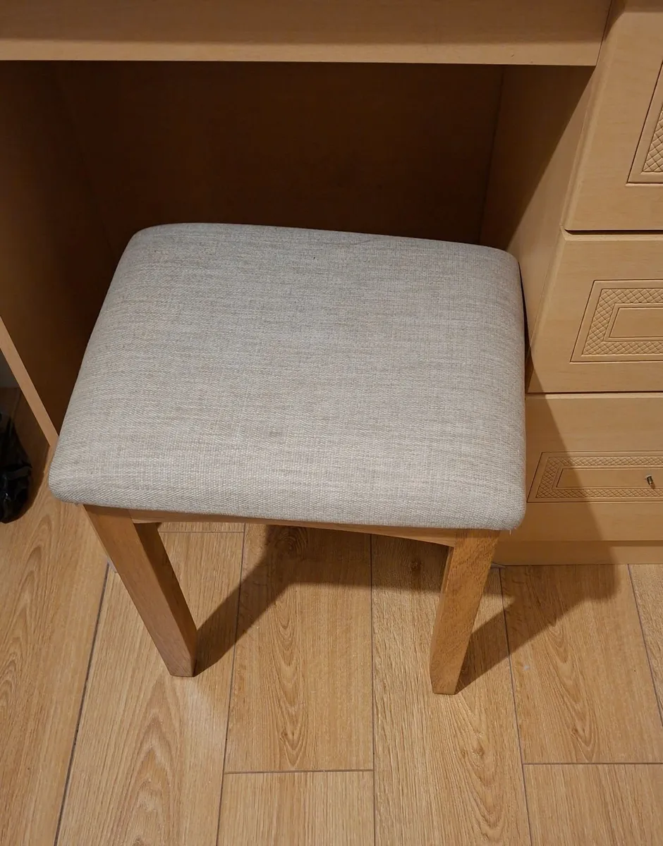 Bedroom furniture - Image 4