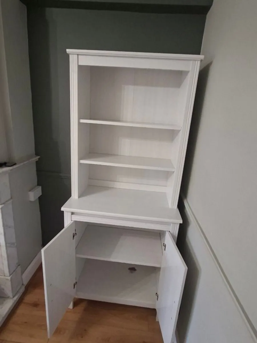 White wooden dresser with shelving - Image 3