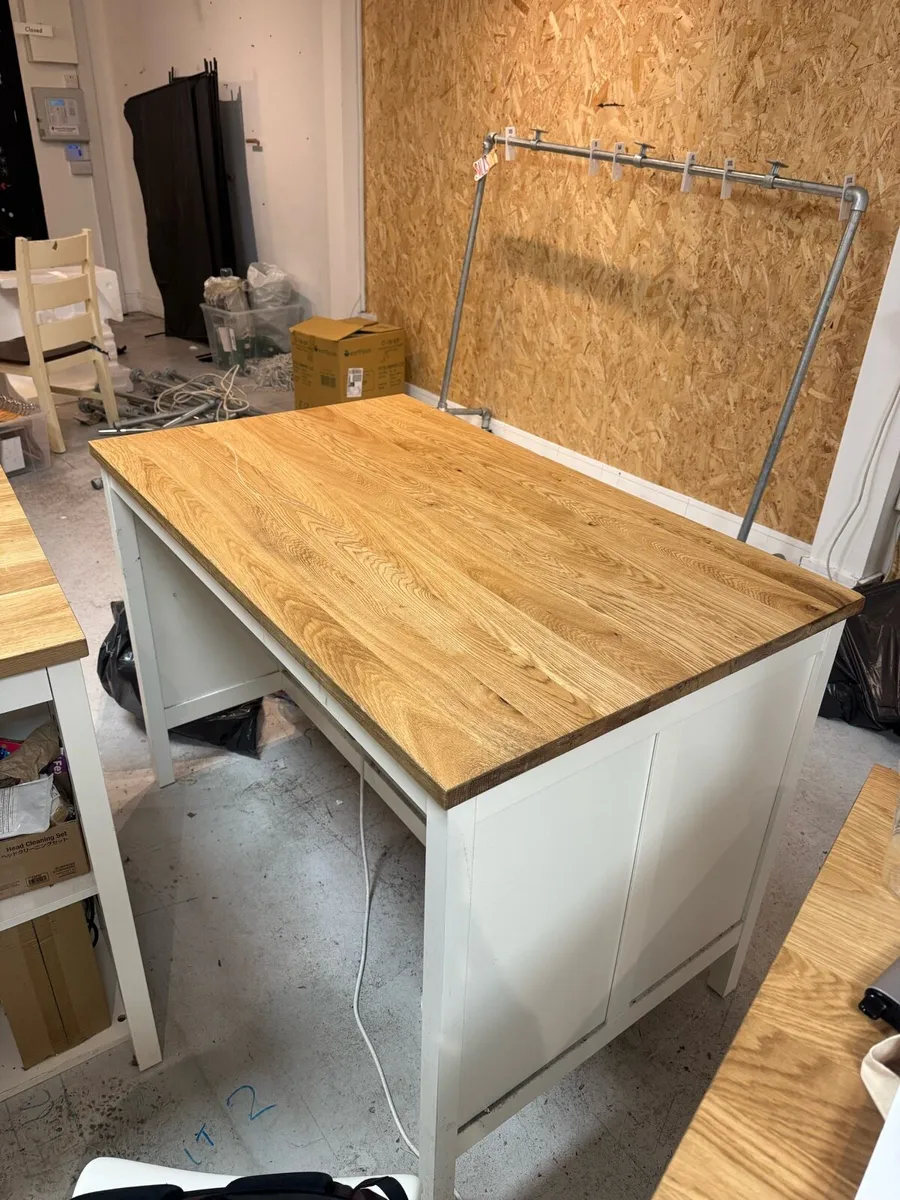 free: kitchen island - Image 1