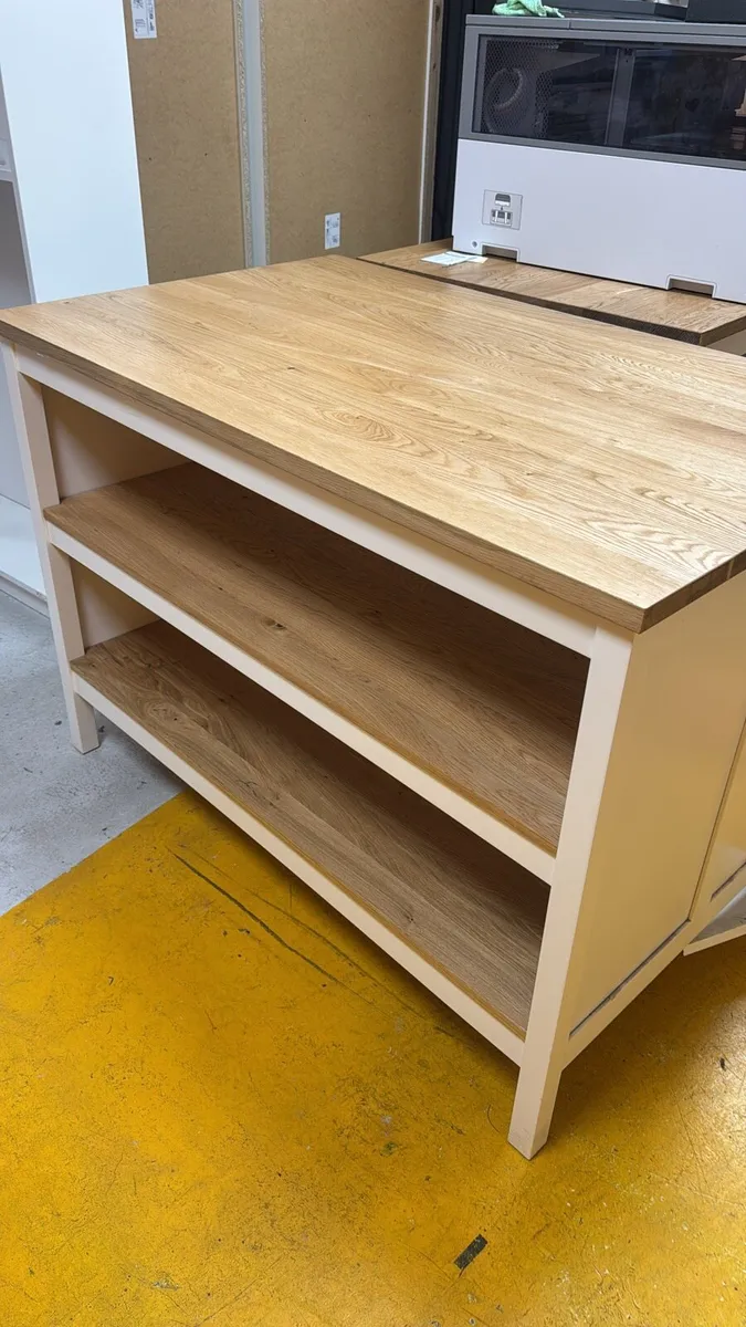 free: kitchen island - Image 2