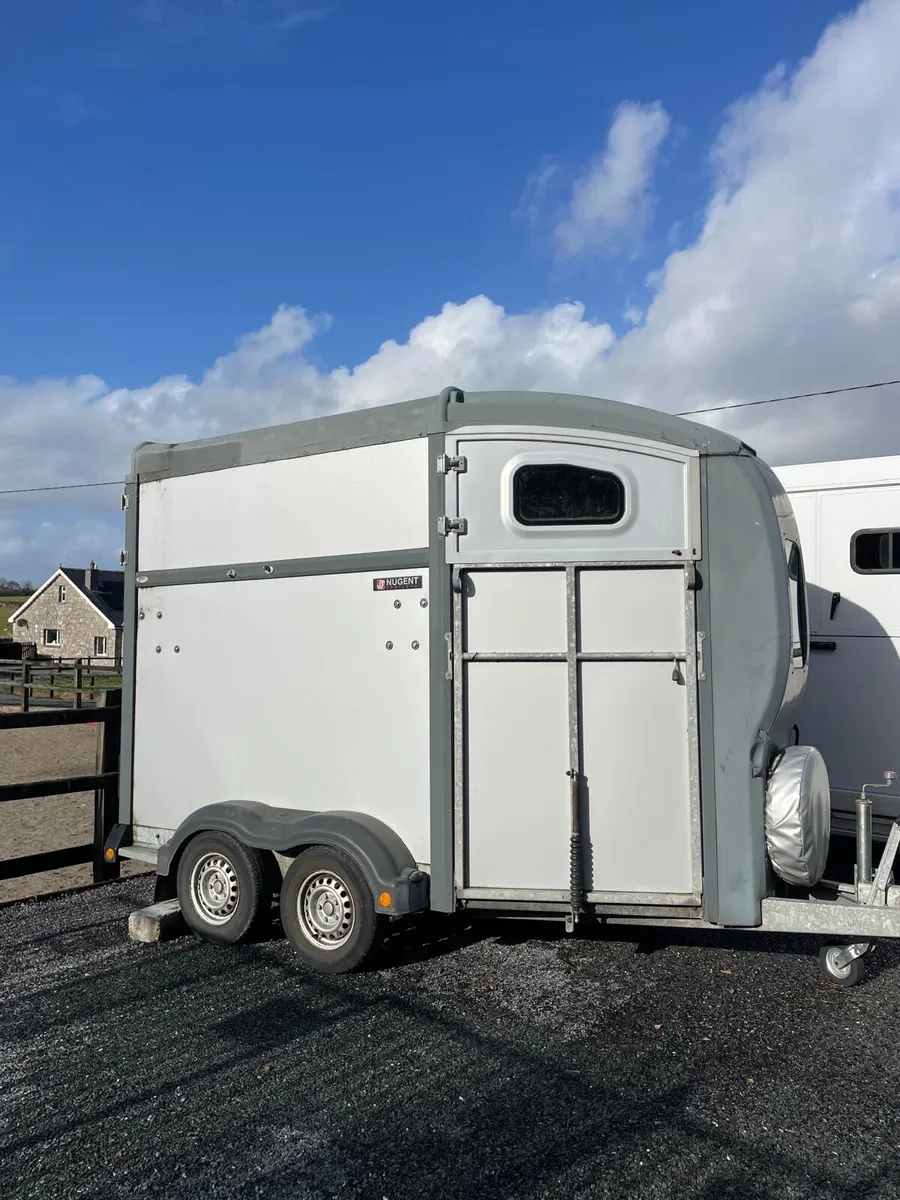 Horse box - Image 1