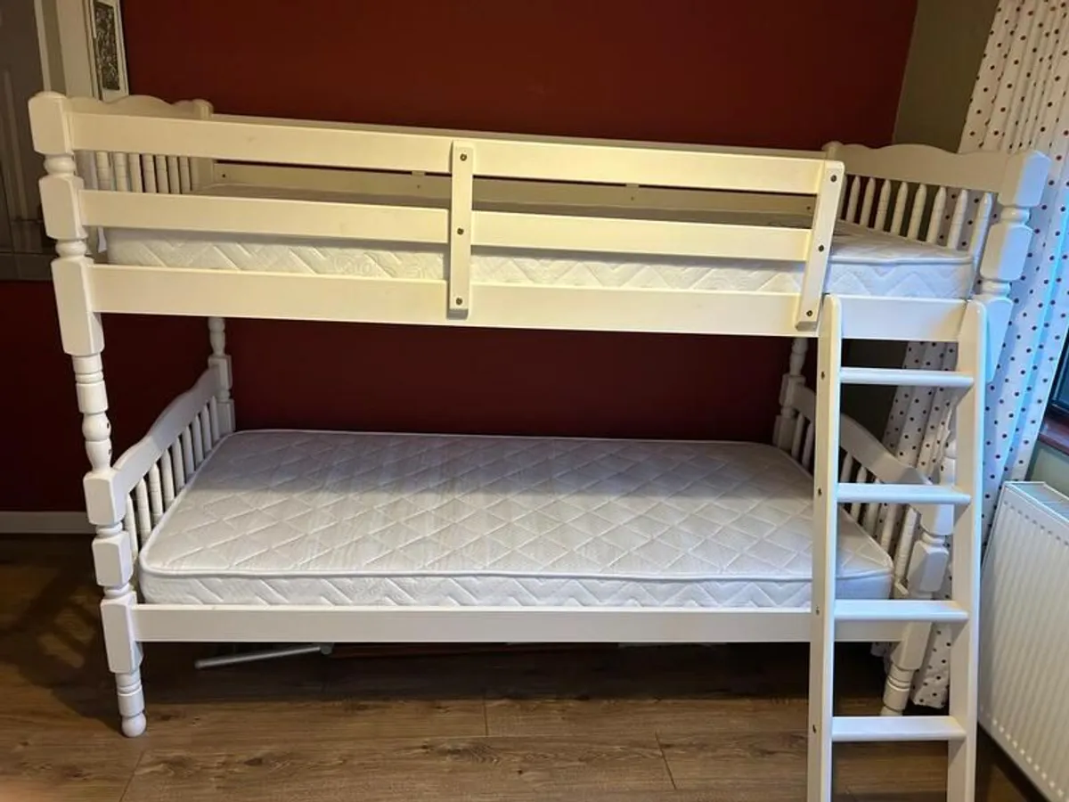 White wooden bunk beds with mattresses - Image 3