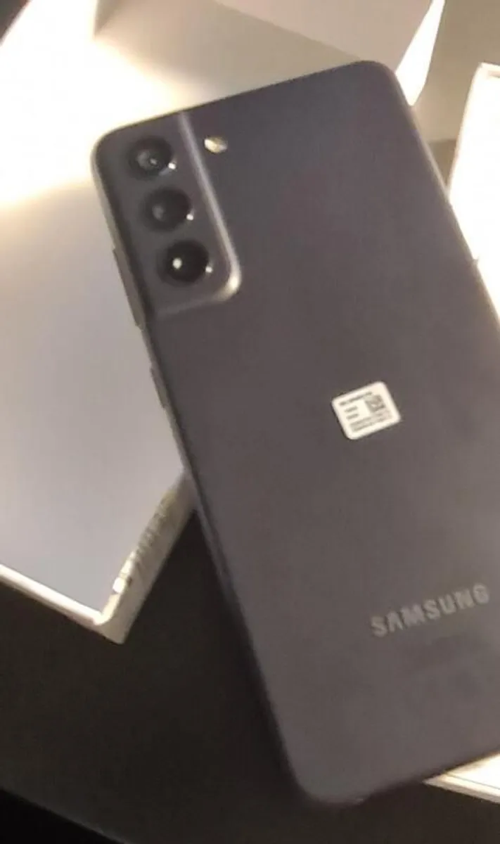 Samsung Galaxy S21 FE 5G 128GB - Image 3