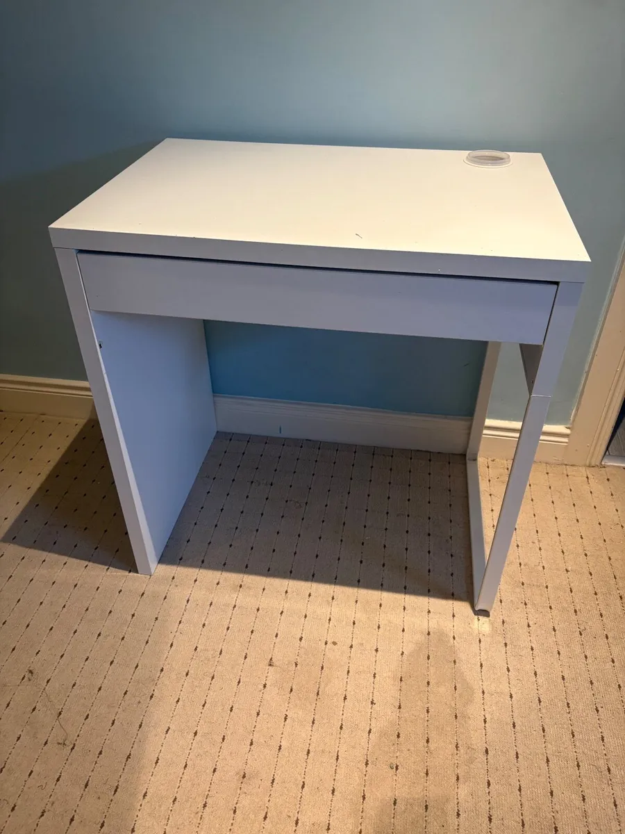 FREE – White Desk & Swivel Chair – Collection Kilc - Image 4