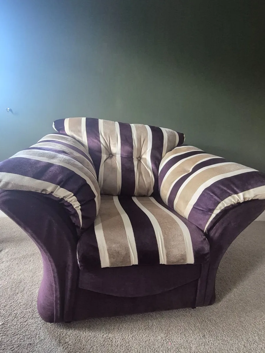 Sofa and 2 armchairs - Image 1
