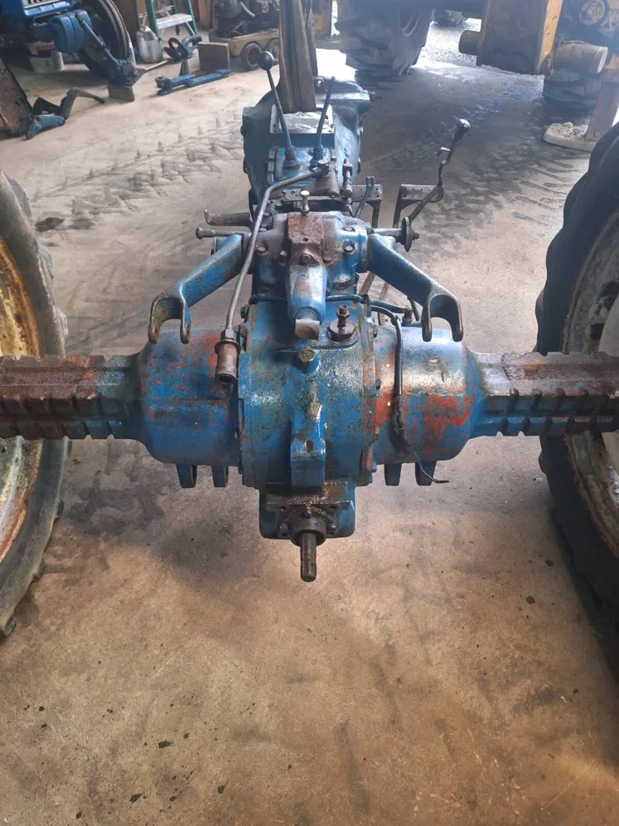 Ford 4000 - Image 1