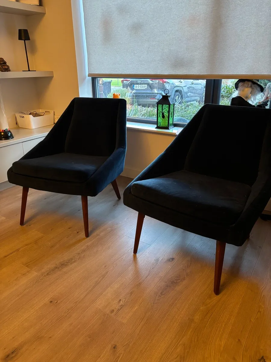 Navy accent armchair 100 each - Image 1