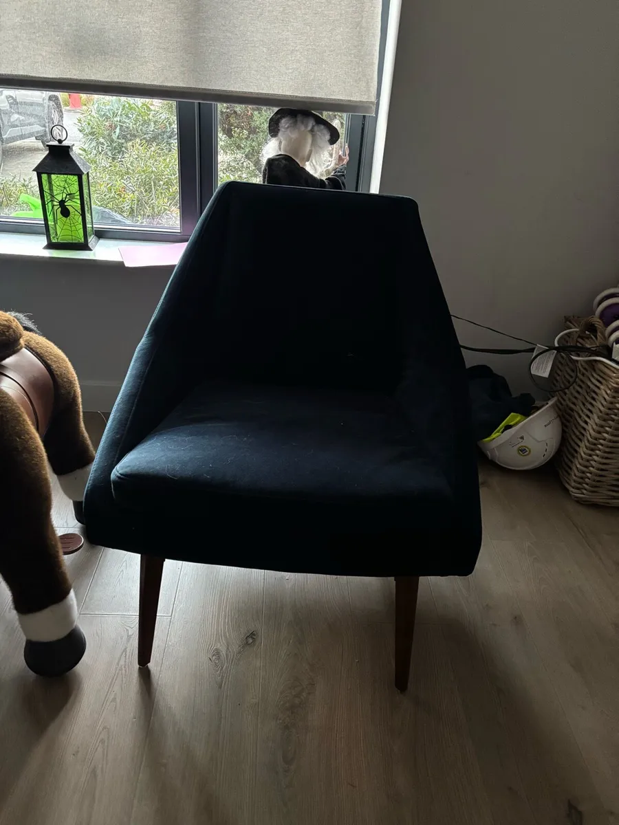 Navy accent armchair 100 each - Image 3