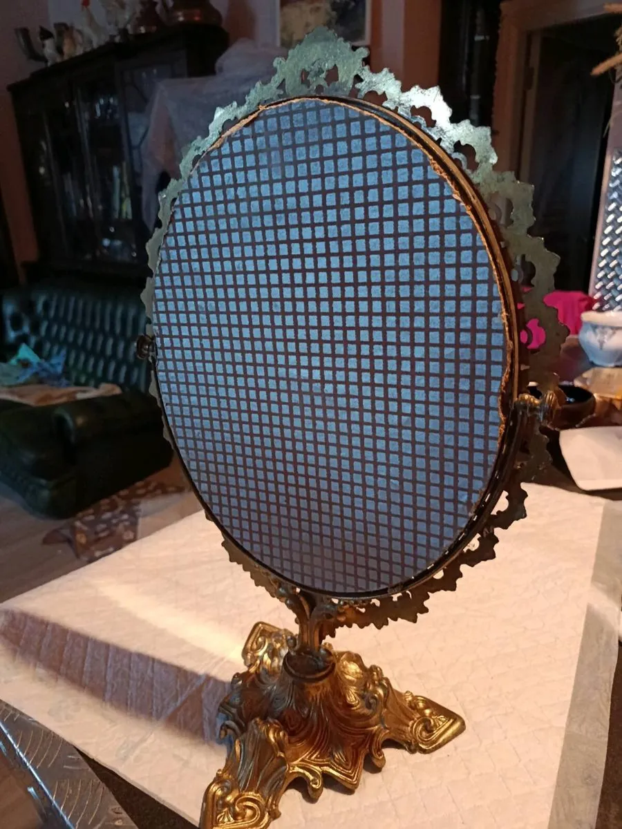 Tall Art Nouveau brass standing mirror - Image 2