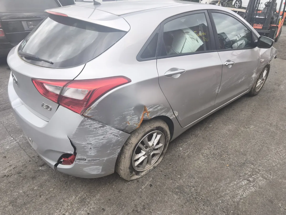 2013 Hyundai i30 1.6d for breaking! - Image 3