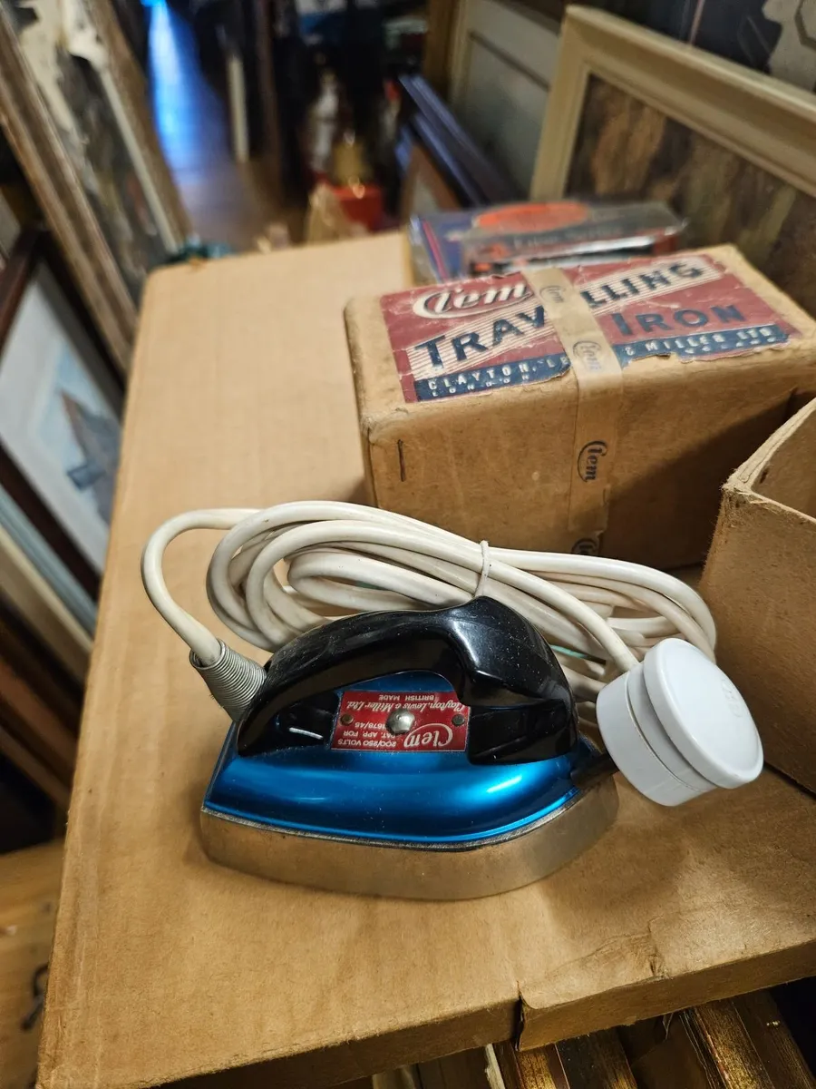 Vintage Travelling Iron - Image 2