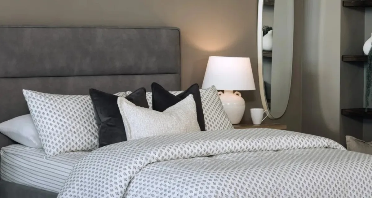 Bed - Image 2