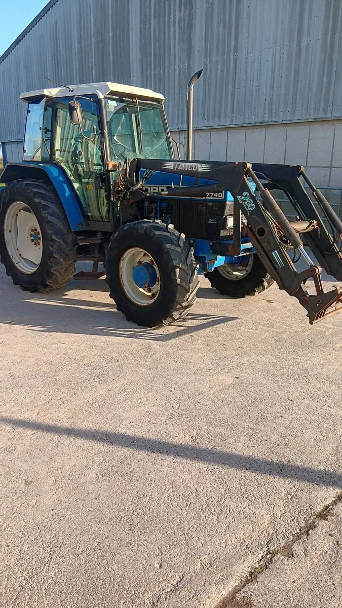 Ford 7740 with Tanco loader - Image 3