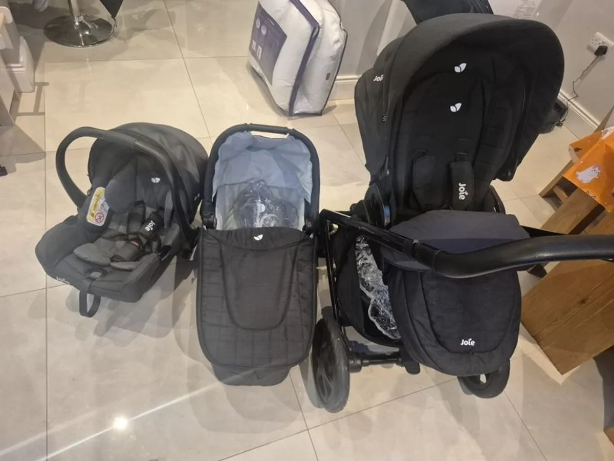 Joie 3 in 1 travel system - Image 4