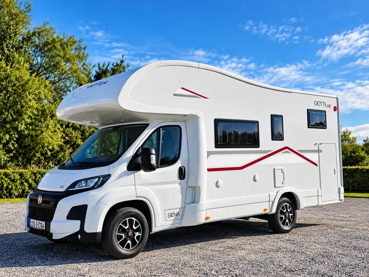 2025 GIOTTILINE SIENA 440 6 BERTH - Image 2