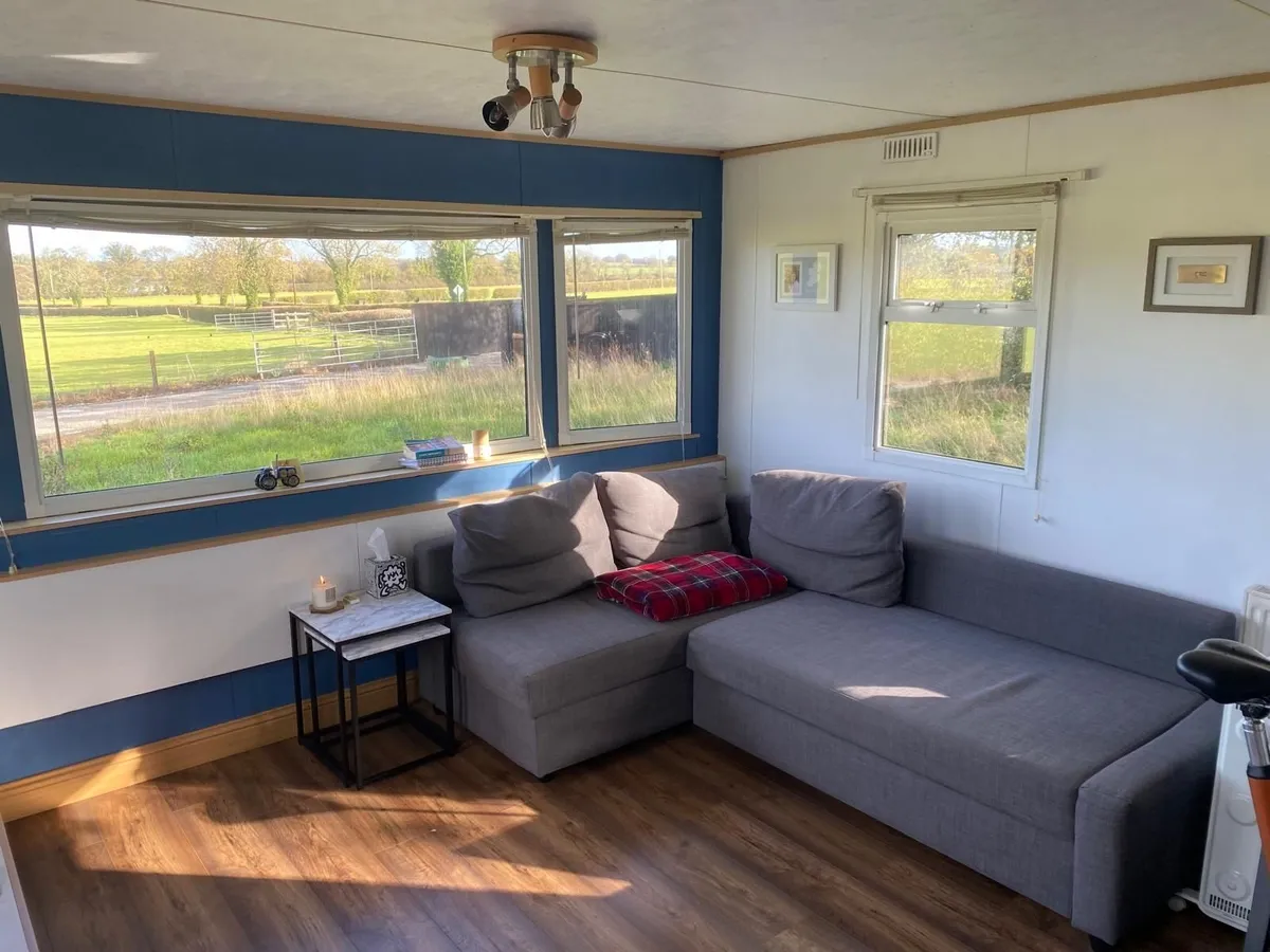 Mobile home for sale - Image 1