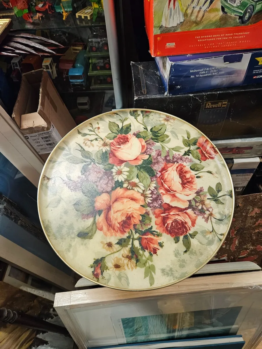 Vintage Retro Tray - Image 1