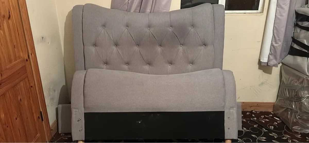 Bed full head board and backboard