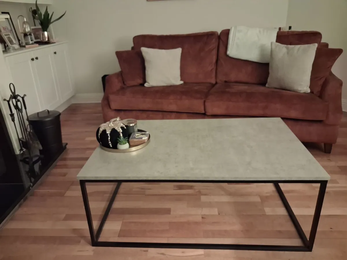 Coffee table - Image 1