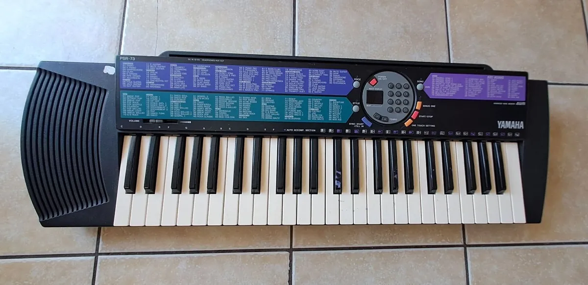 YAMAHA Keyboard - Image 2