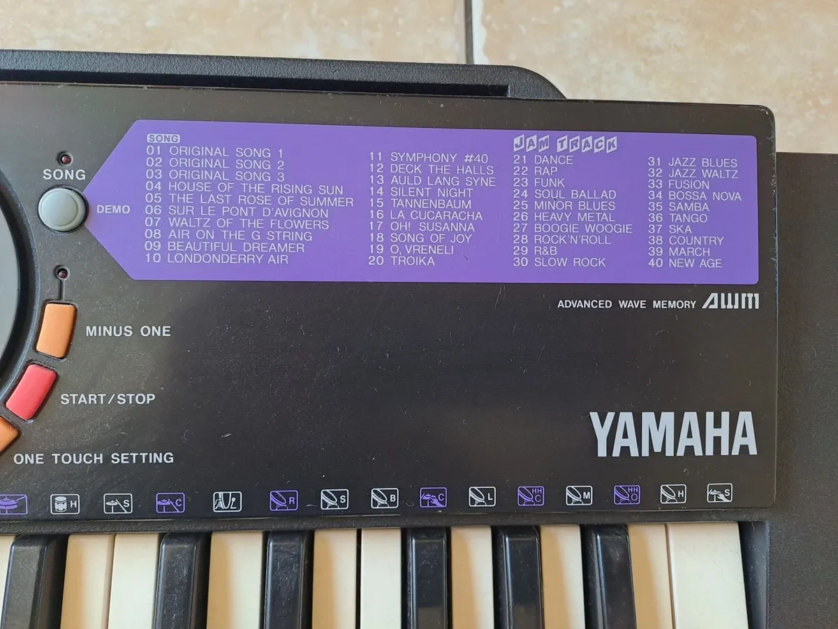 YAMAHA Keyboard - Image 4
