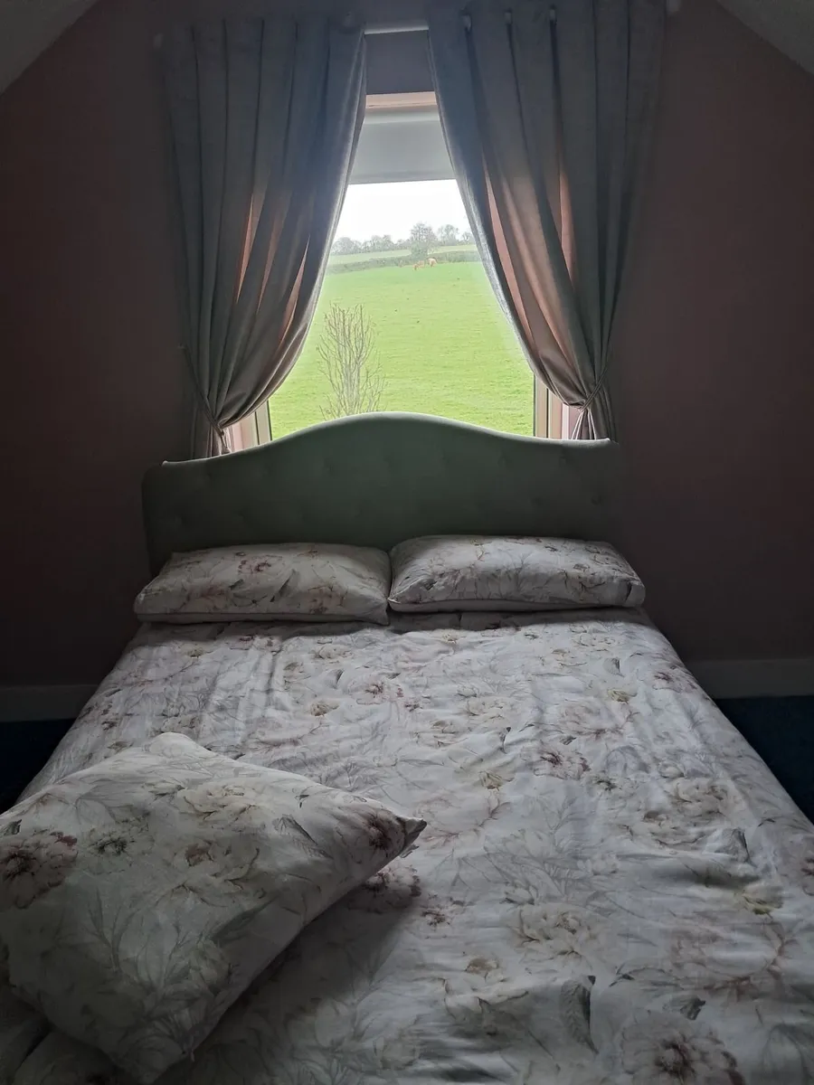 Double bed - Image 2