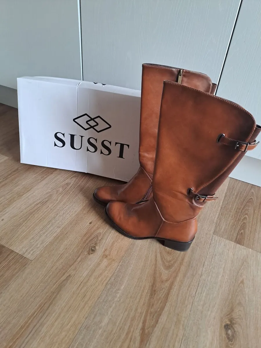 Ladies knee high boots - Image 2