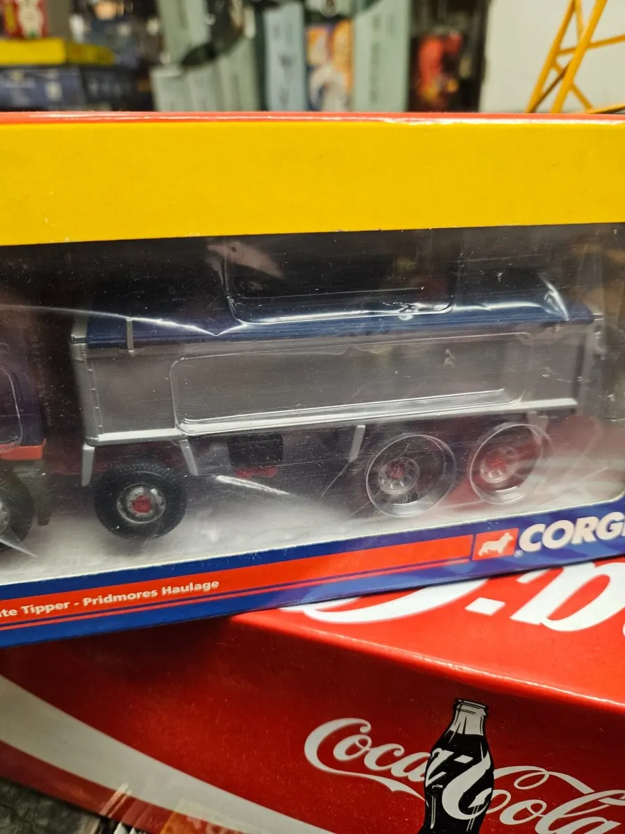 Corgi Volvo Tipper Truck 1.50 - Image 3