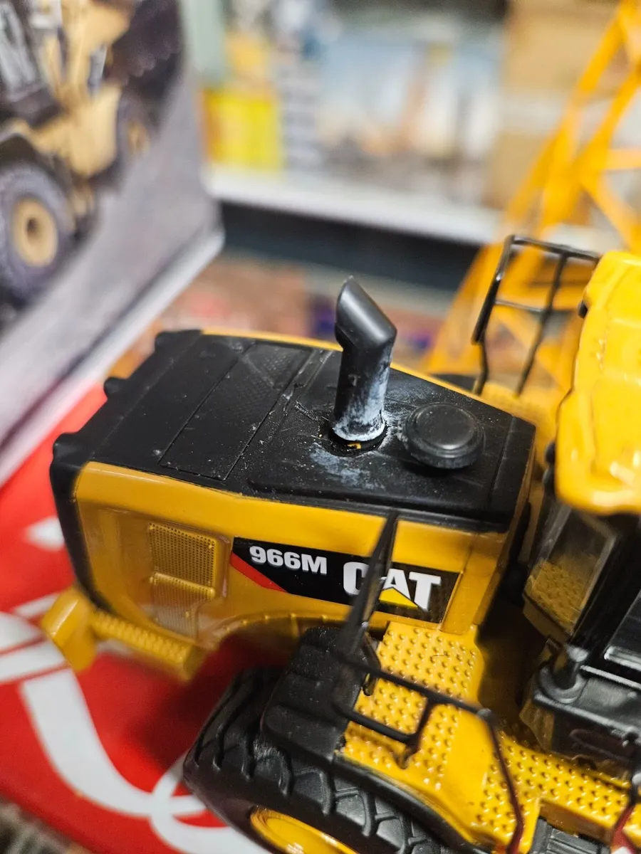 Corgi Diecast Master Caterpillar Loader 1.50 - Image 4