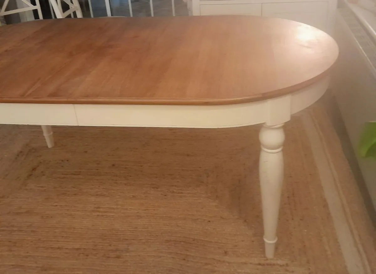Solid Oak extendable dining table & 6 chairs - Image 3