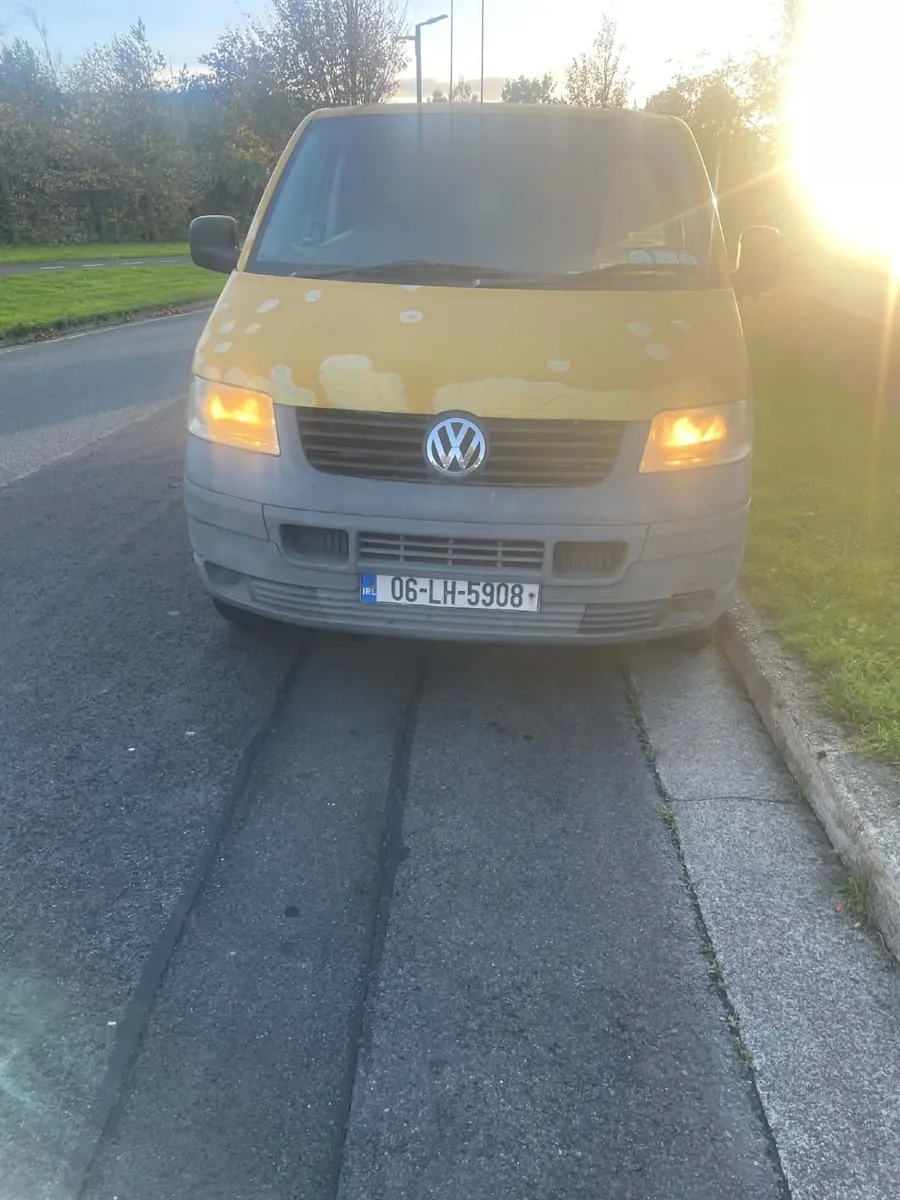 Volkswagen Transporter 2006 2.5  4 motion 6 speed - Image 1