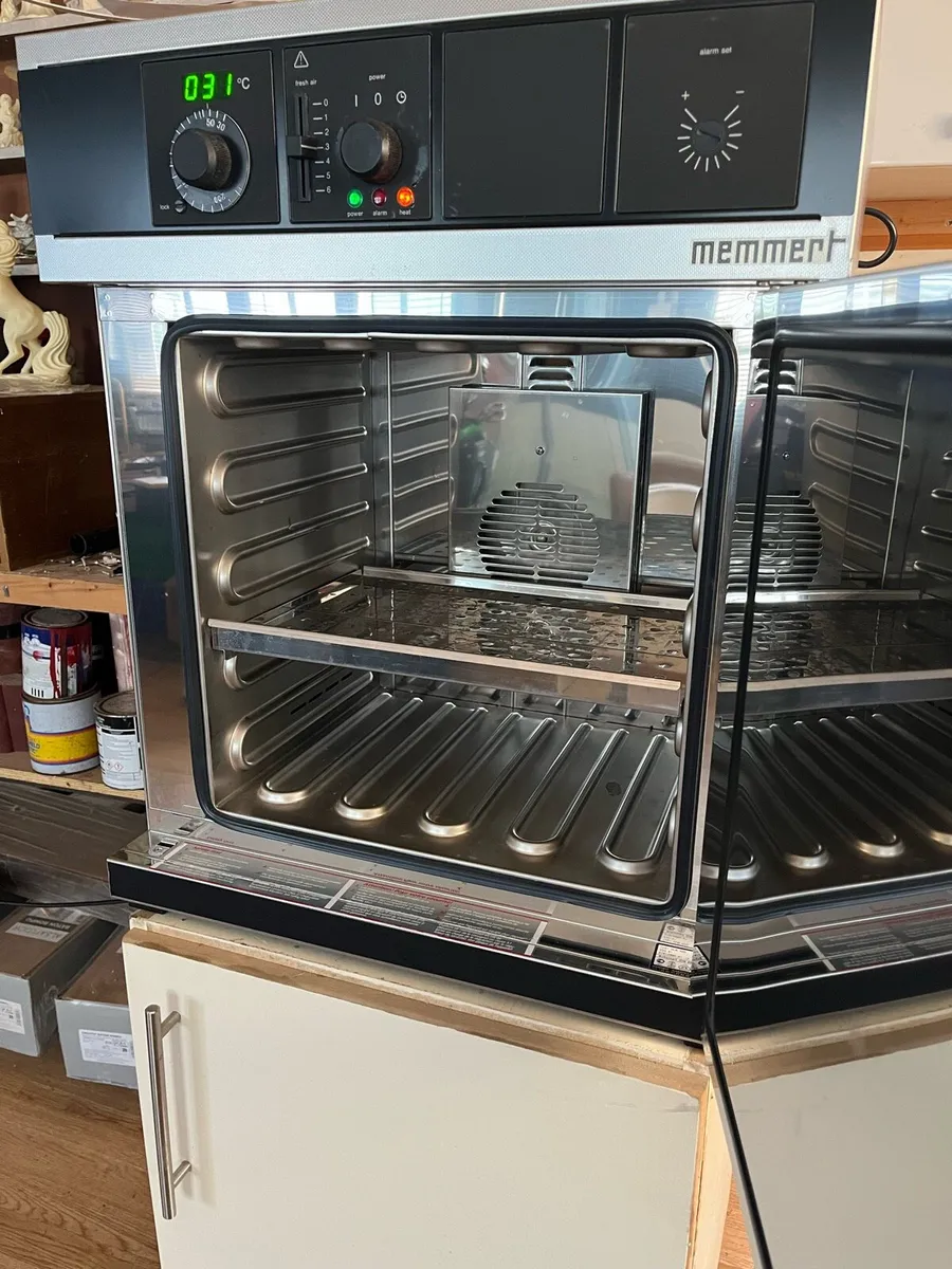 Laboratory drying oven. - Image 4