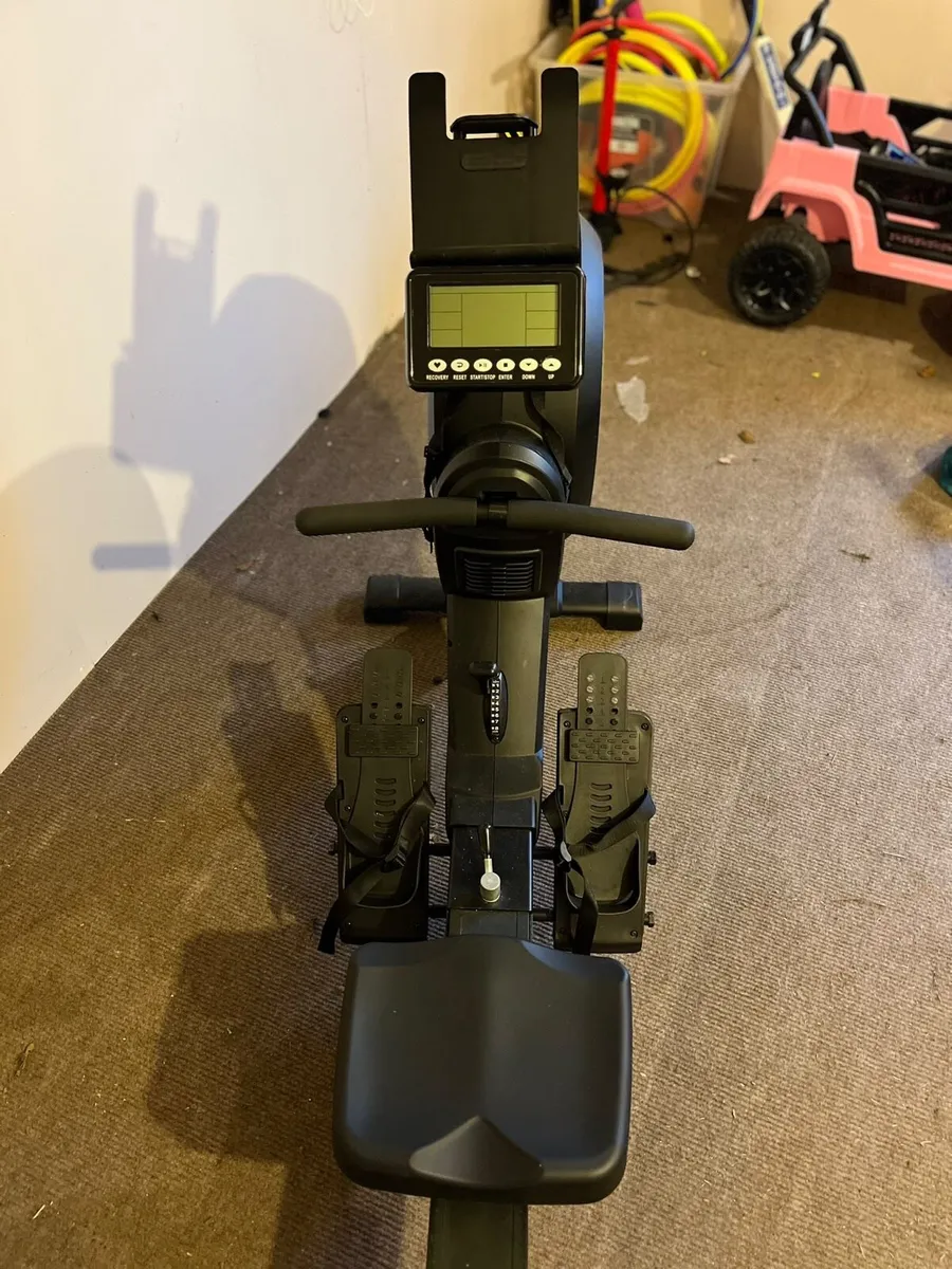 Rowing Machine - Image 2