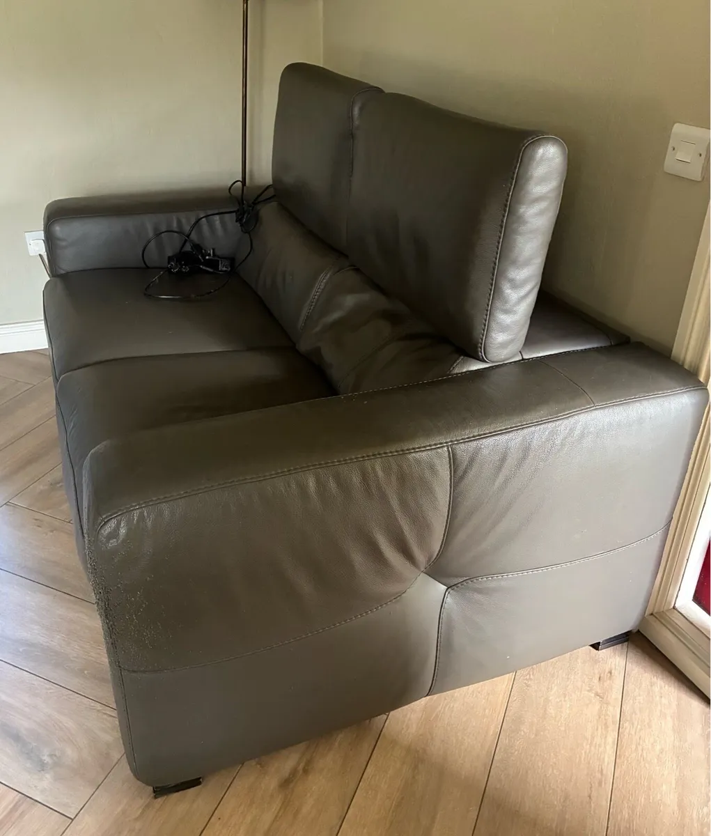 Leather two seater recliner sofa - Image 2