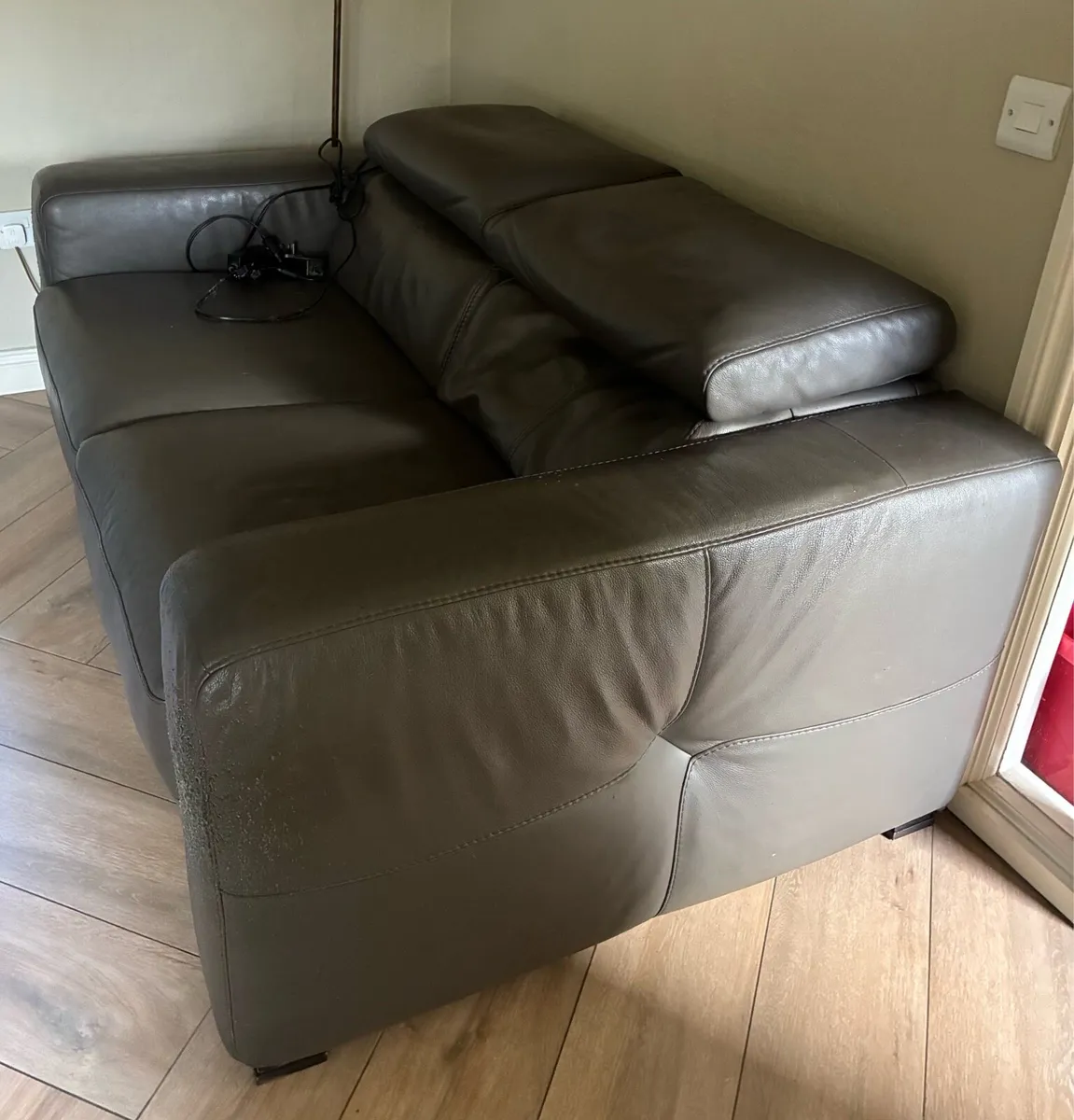 Leather two seater recliner sofa - Image 3