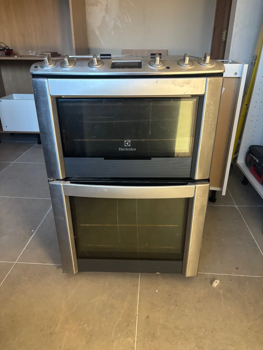 Cooker, Fridge Freezer, Dushwasher - Image 1