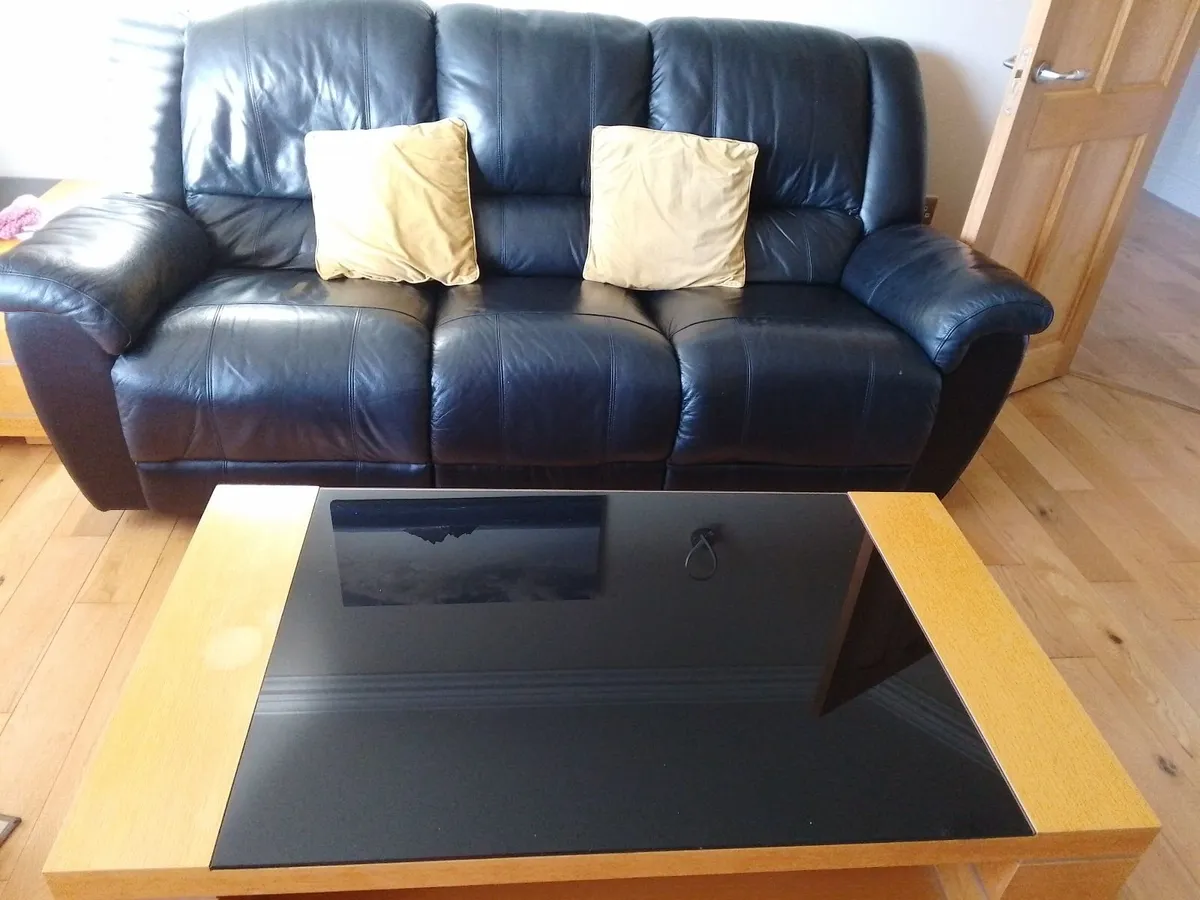 Black leather 3&2 recliner . Matching coffee,end t - Image 4