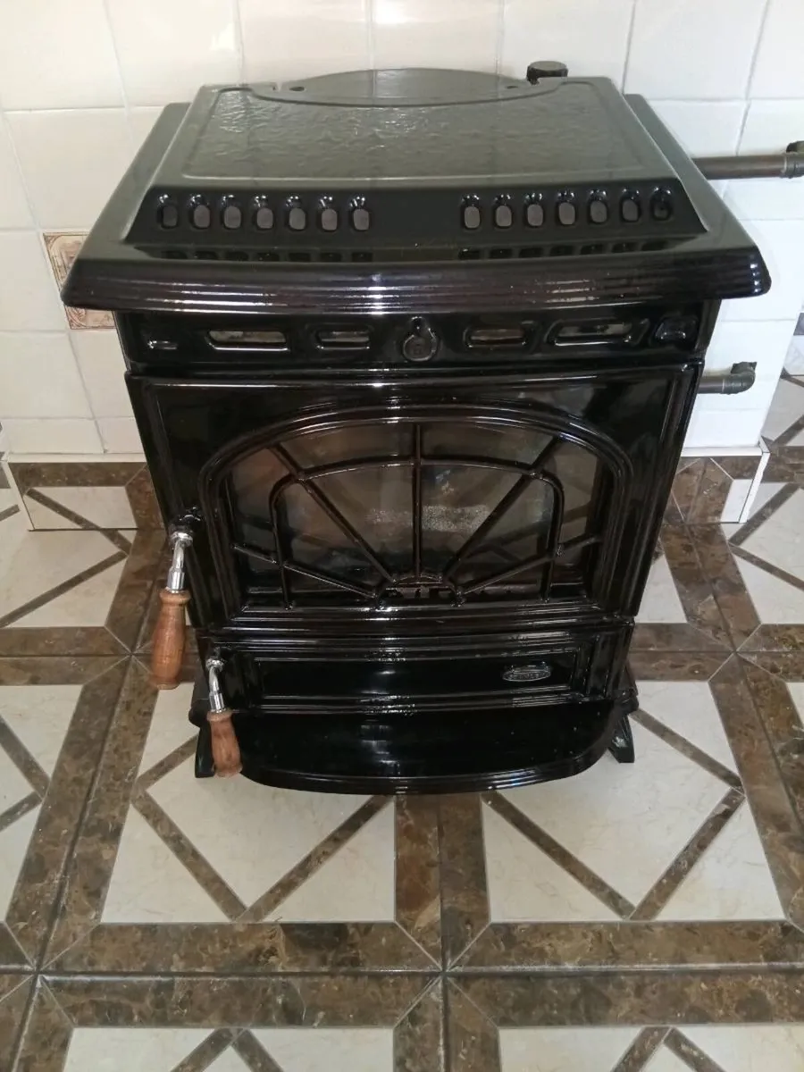 Stanley Stove - Image 1