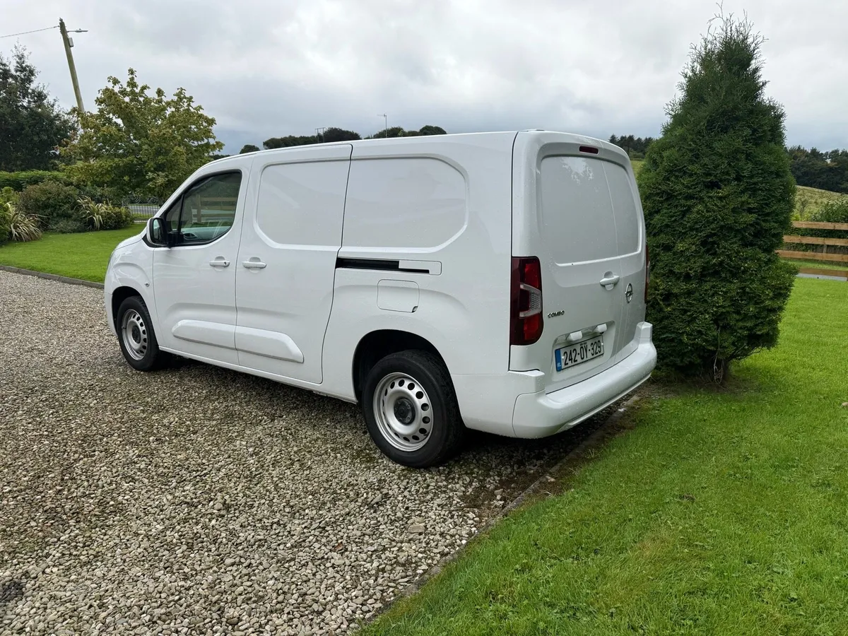 242 Opel Combo LWB no vat - Image 4