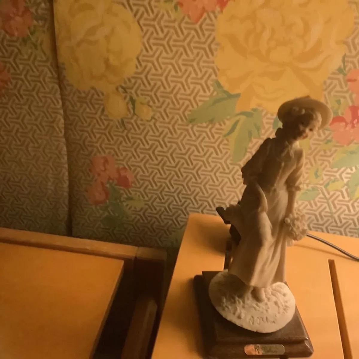 Porcelain Sculptor by Italian name beautiful done - Image 2