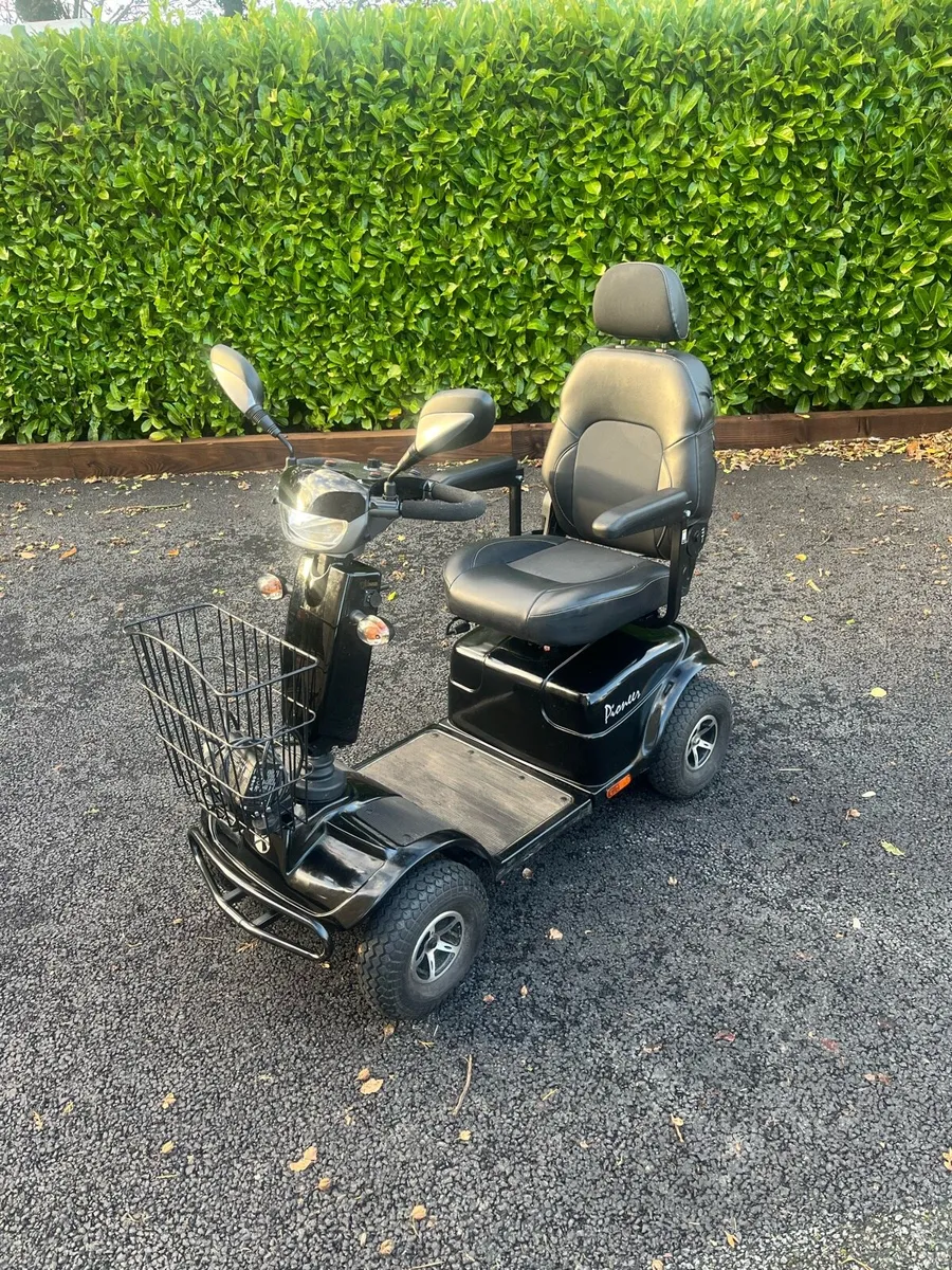 Large powerful mobility scooter - Image 1