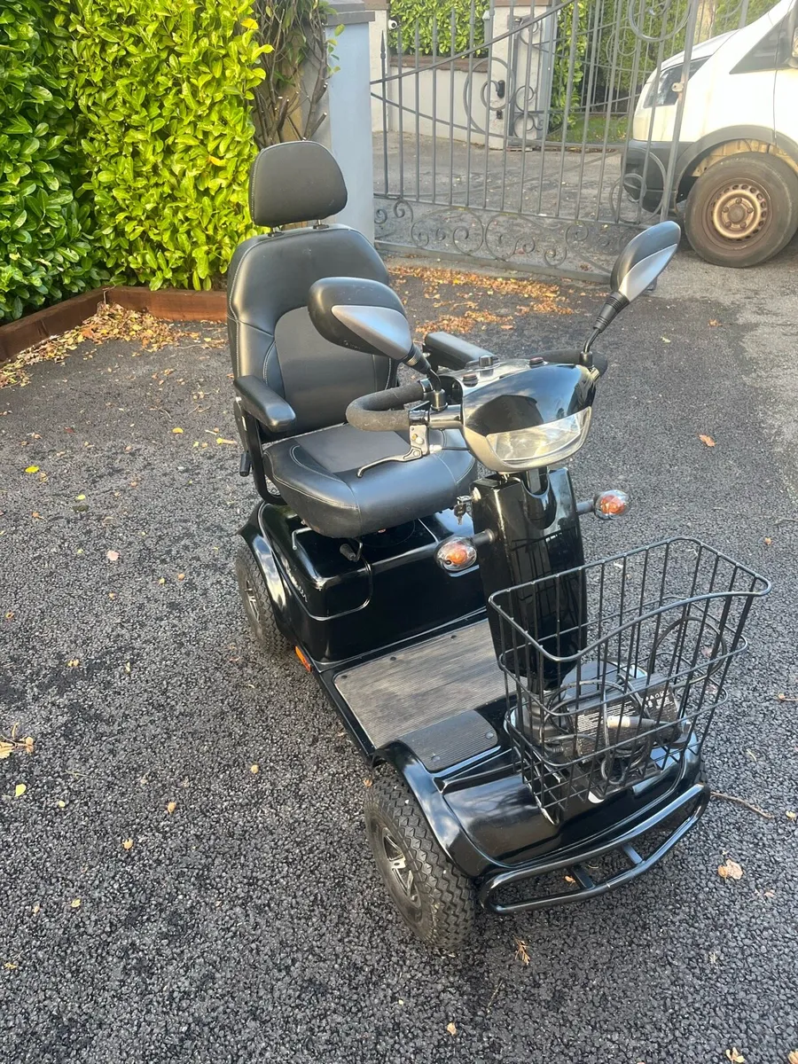 Large powerful mobility scooter - Image 3